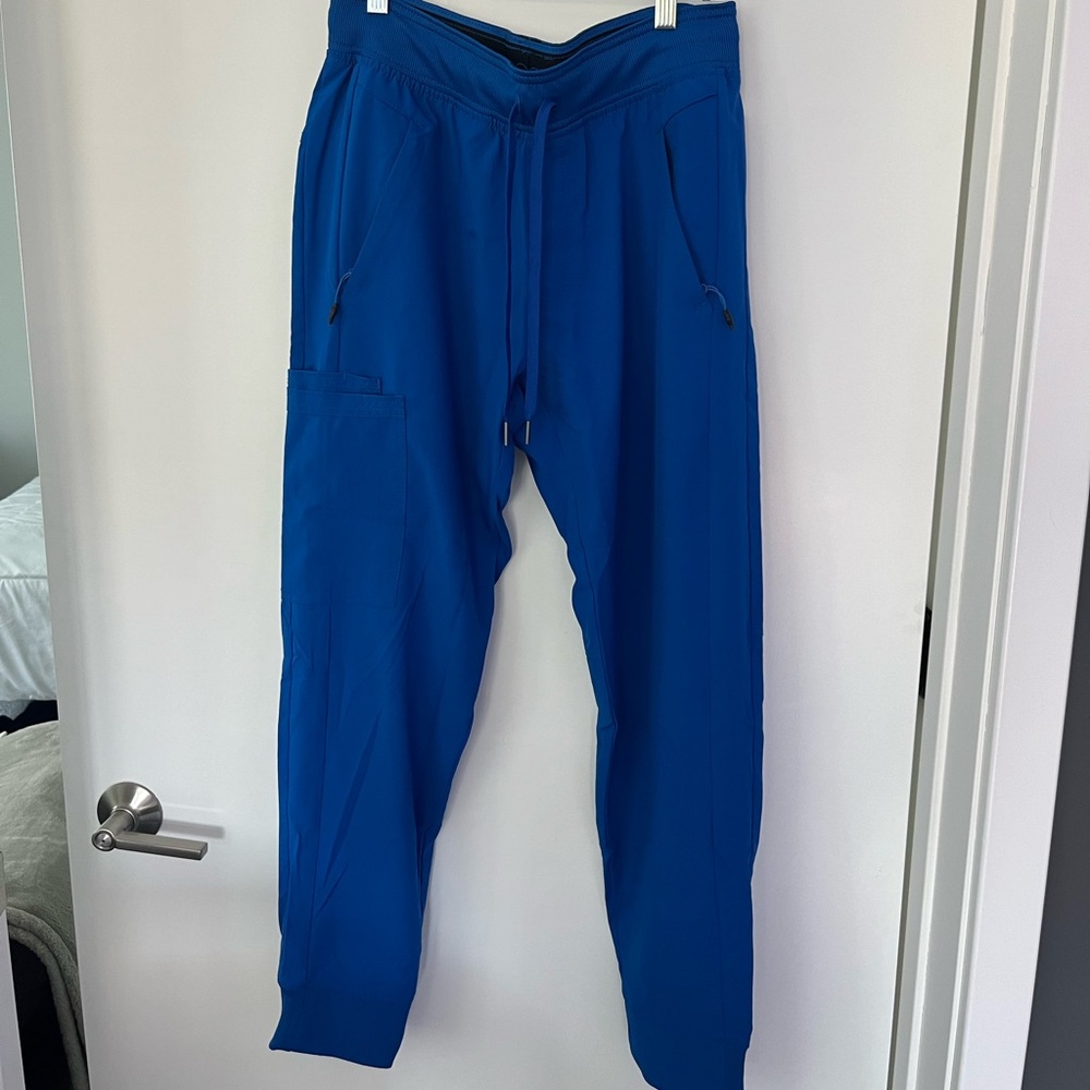 Mens medium blue Cherokee scrubs